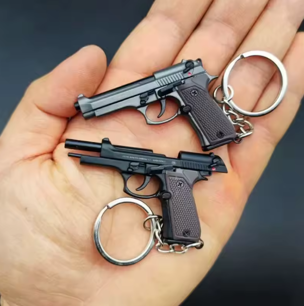 1:4 Mini 92F Metal Toy Gun Model Alloy Keychain Detachable Look Real Collection Impressive Birthday Christmas Gifts for Adult