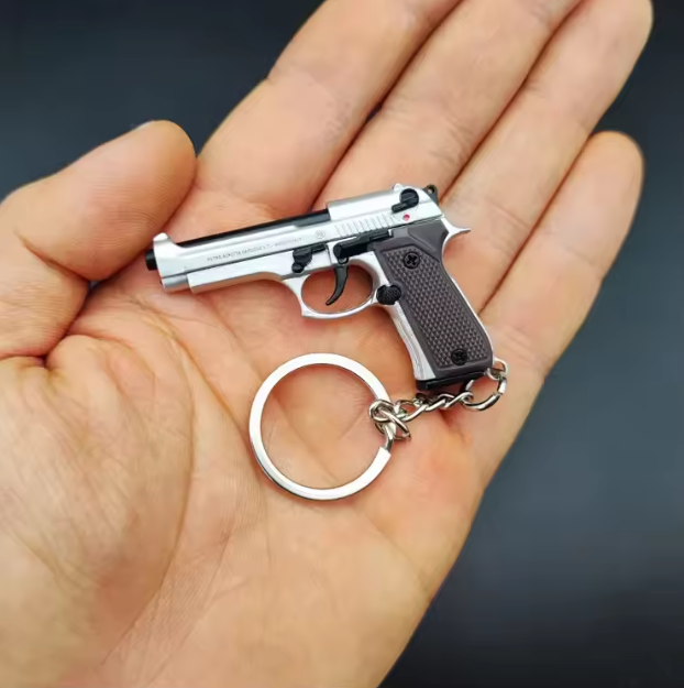 1:4 Mini 92F Metal Toy Gun Model Alloy Keychain Detachable Look Real Collection Impressive Birthday Christmas Gifts for Adult