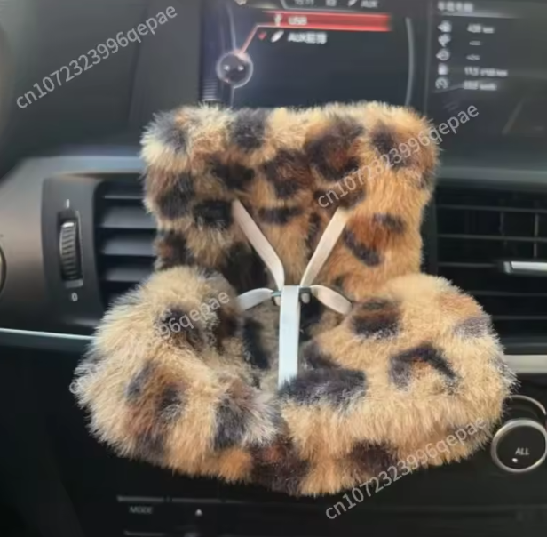 15-17cm Car Doll Seat Labubu Doll Safety Seat Cute Doll Air Outlet Aromatherapy Decoration Car Interior Decoration