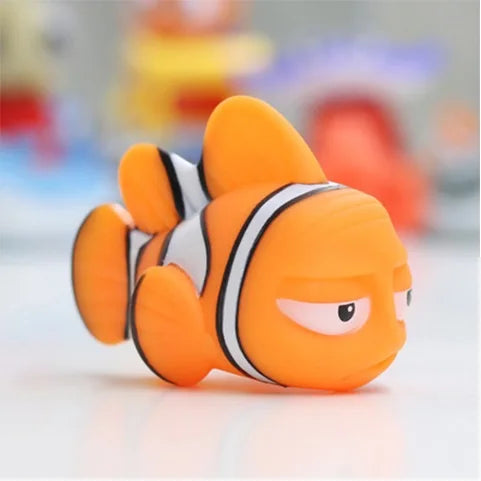 EZ HOT Lovely Baby Bath Toys Water Spraying Squeeze Sounding Debbling Toys Kids Float Water Tub Rubber Bathroom Play Animals