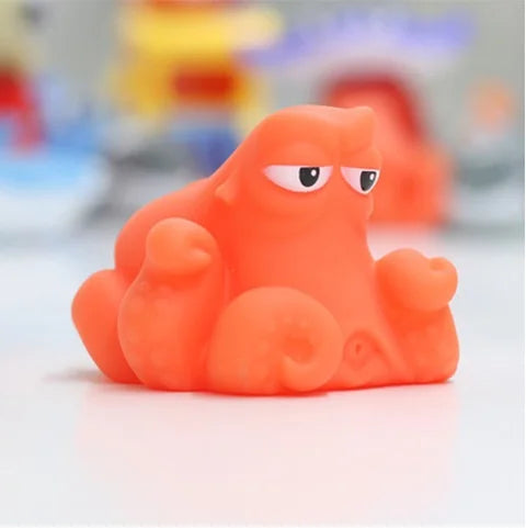 EZ HOT Lovely Baby Bath Toys Water Spraying Squeeze Sounding Debbling Toys Kids Float Water Tub Rubber Bathroom Play Animals