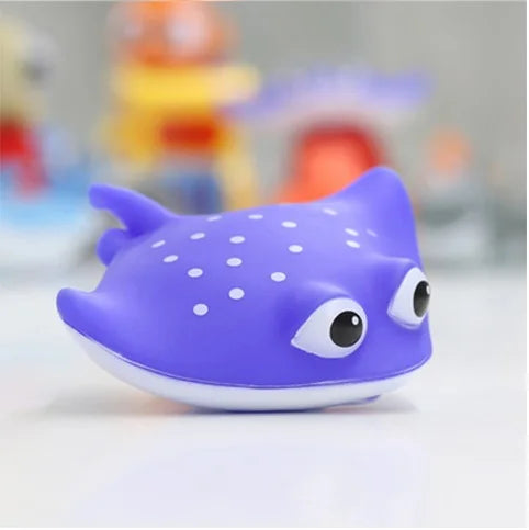 EZ HOT Lovely Baby Bath Toys Water Spraying Squeeze Sounding Debbling Toys Kids Float Water Tub Rubber Bathroom Play Animals