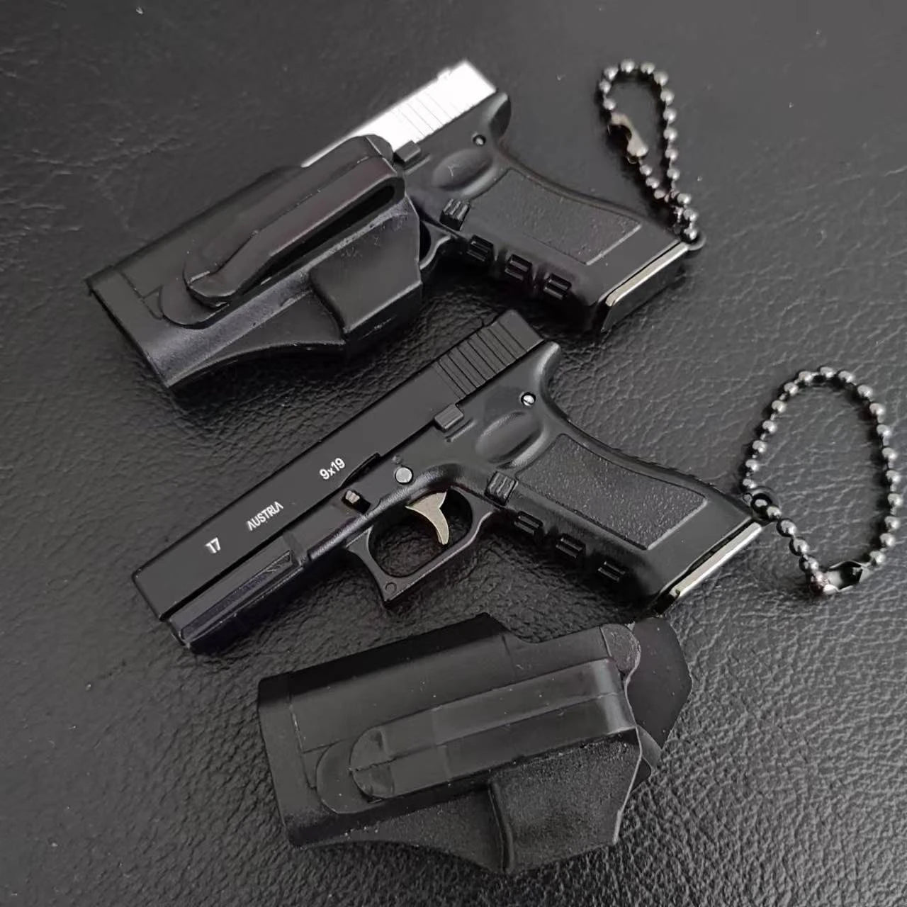 EZ 1:3 G17 Pistol Model With Holster Metal Toy Gun Detachable DIY Semi-alloy Keychain Pendant Ornaments Children's Toy