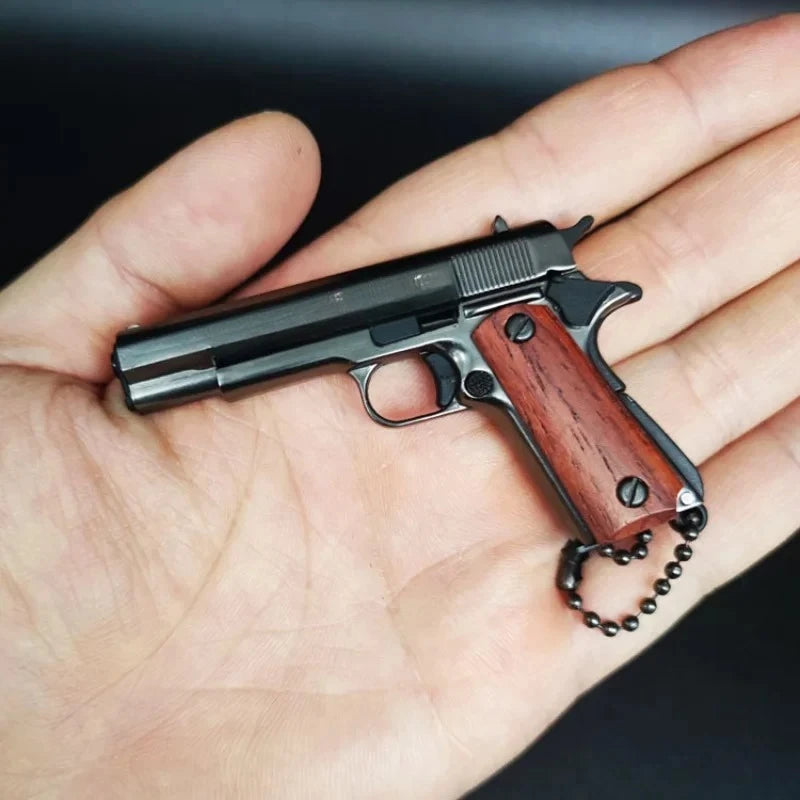 EZ 1:3 Scale Alloy Colt 1911 Pistol Mini Gun Metal Keychain 1911 Pistol Keychain Fidget Toy PUBG Gun Gift Pubg Decoration Toys