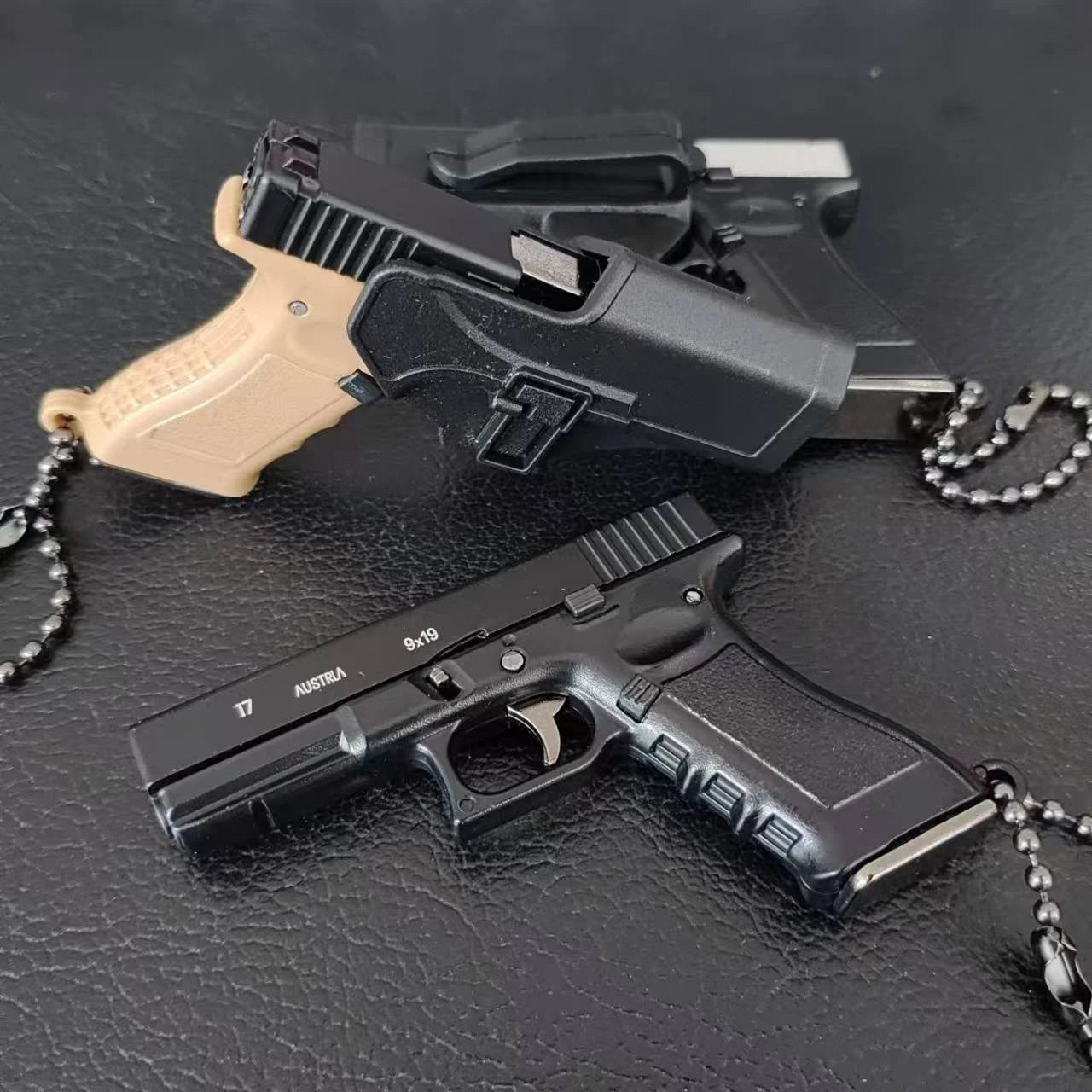EZ 1:3 G17 Pistol Model With Holster Metal Toy Gun Detachable DIY Semi-alloy Keychain Pendant Ornaments Children's Toy
