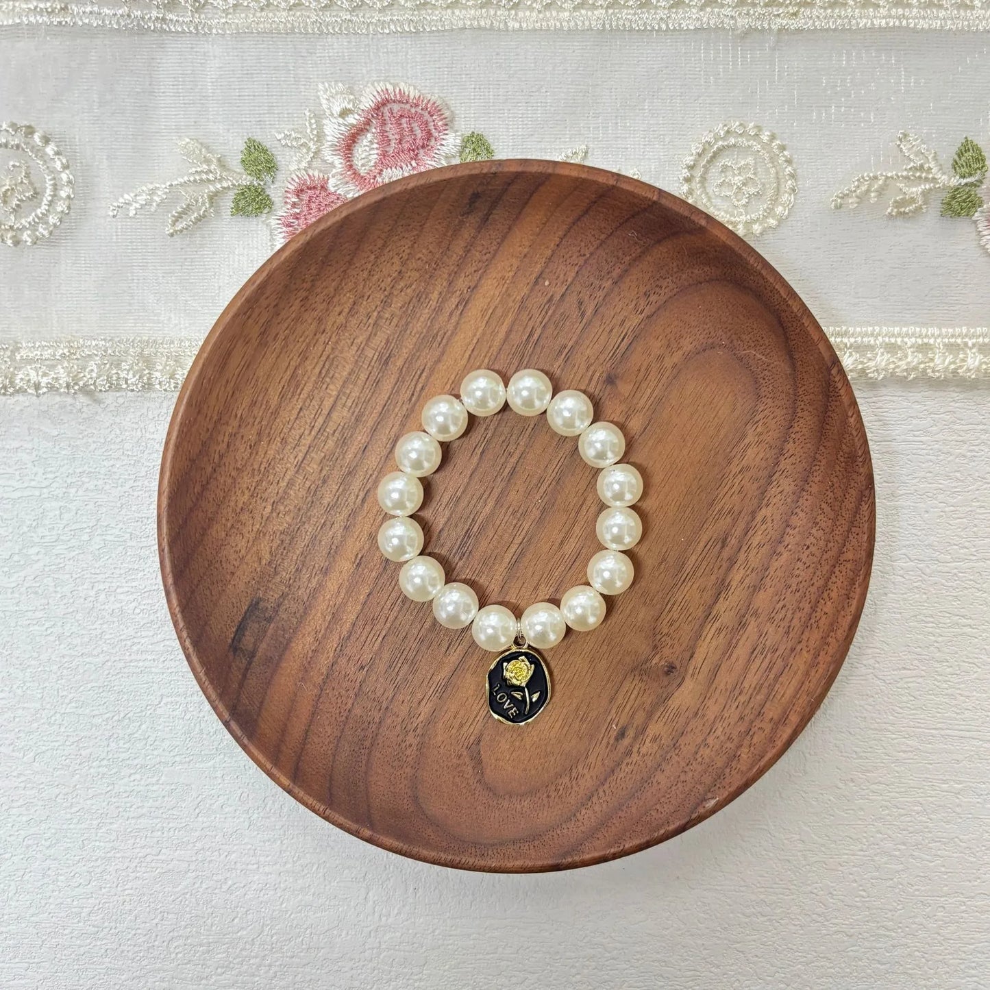 EZ 17cm Labubu Macaron Sitting Party  Ornament DIY Cute Cartoon Plush Pendant Pearl Necklace Chain Alloy Accessory  Labubu Outfit