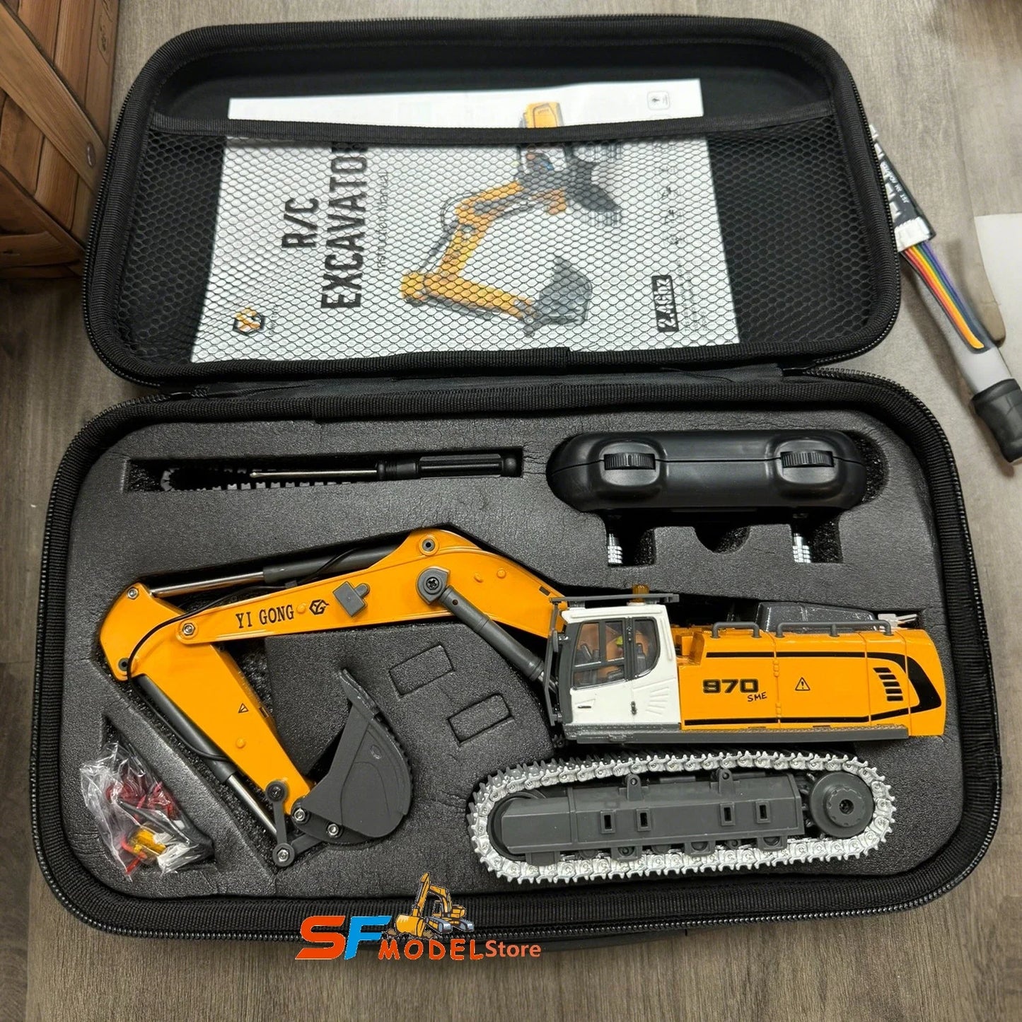 EZ Mini RC Excavator Loader 1/50 970 520 Excavator 636 Loader Electric Simulation Model Metal Track Light Sound System RC Toy Gift