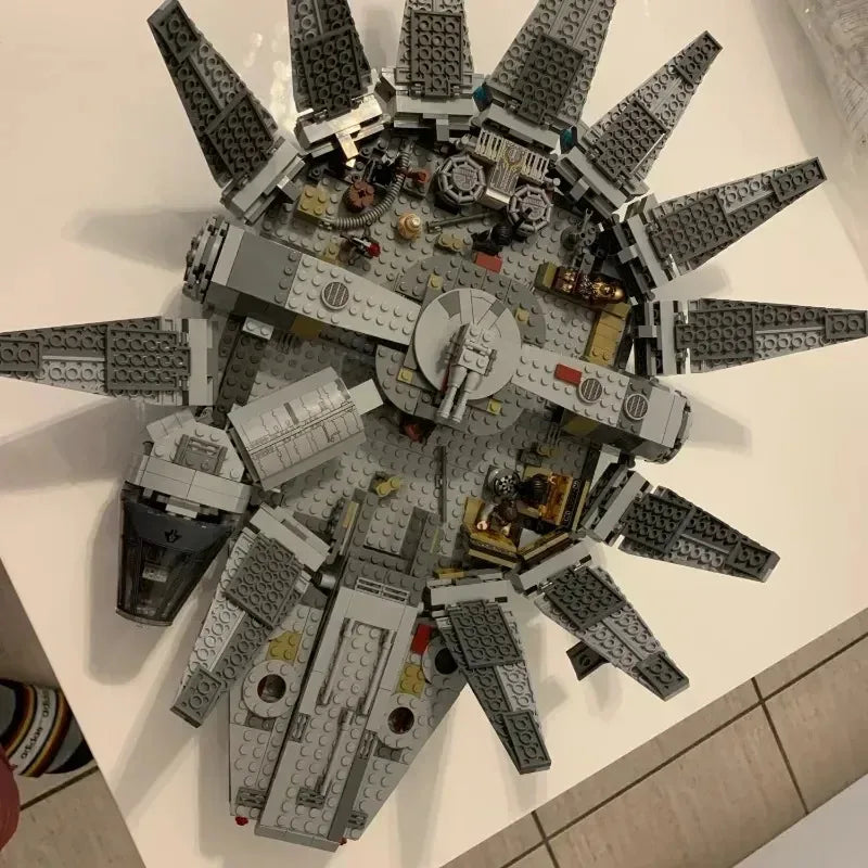 EZ In Stock 1381 Pcs Space Millennium War Ship Spacecraft Set Falcon Alien MINI 75105 Figure Model Building Blocks Bricks Toy Gift