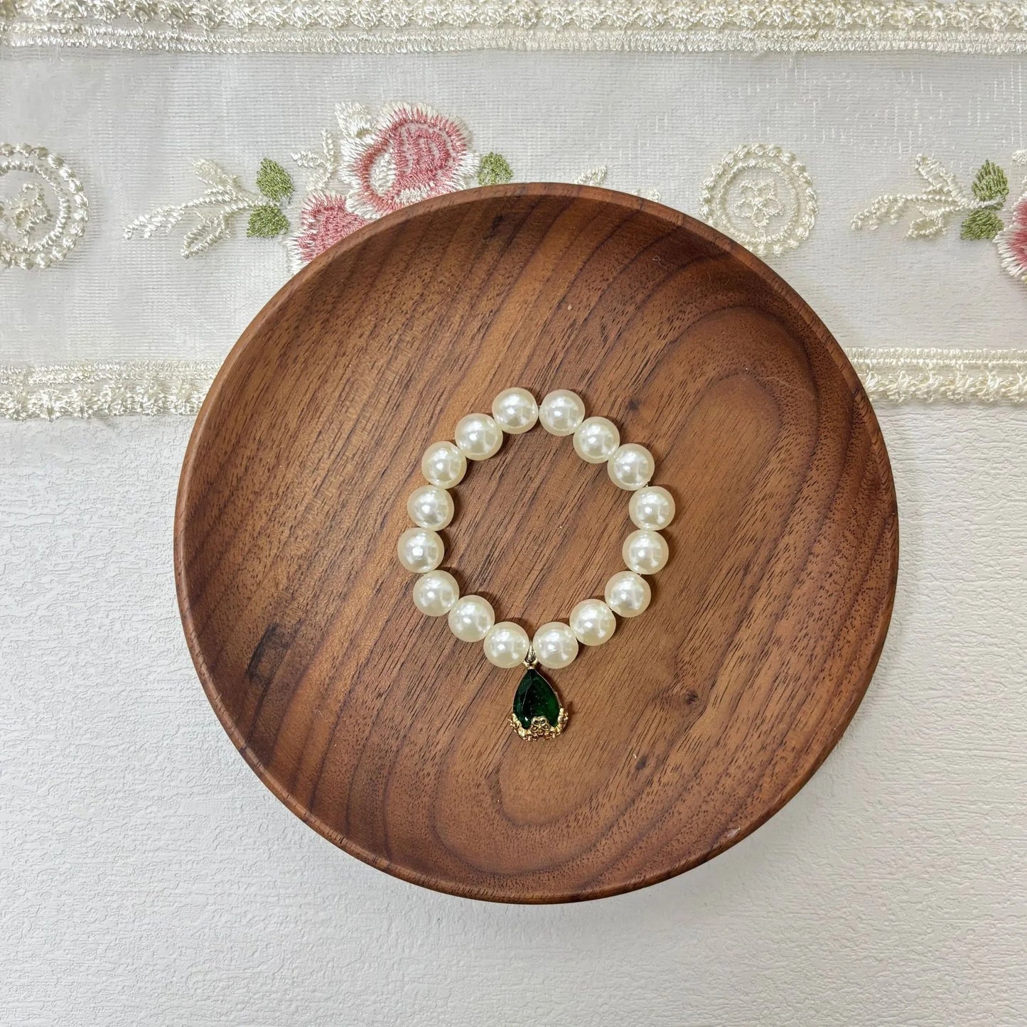 EZ 17cm Labubu Macaron Sitting Party  Ornament DIY Cute Cartoon Plush Pendant Pearl Necklace Chain Alloy Accessory  Labubu Outfit