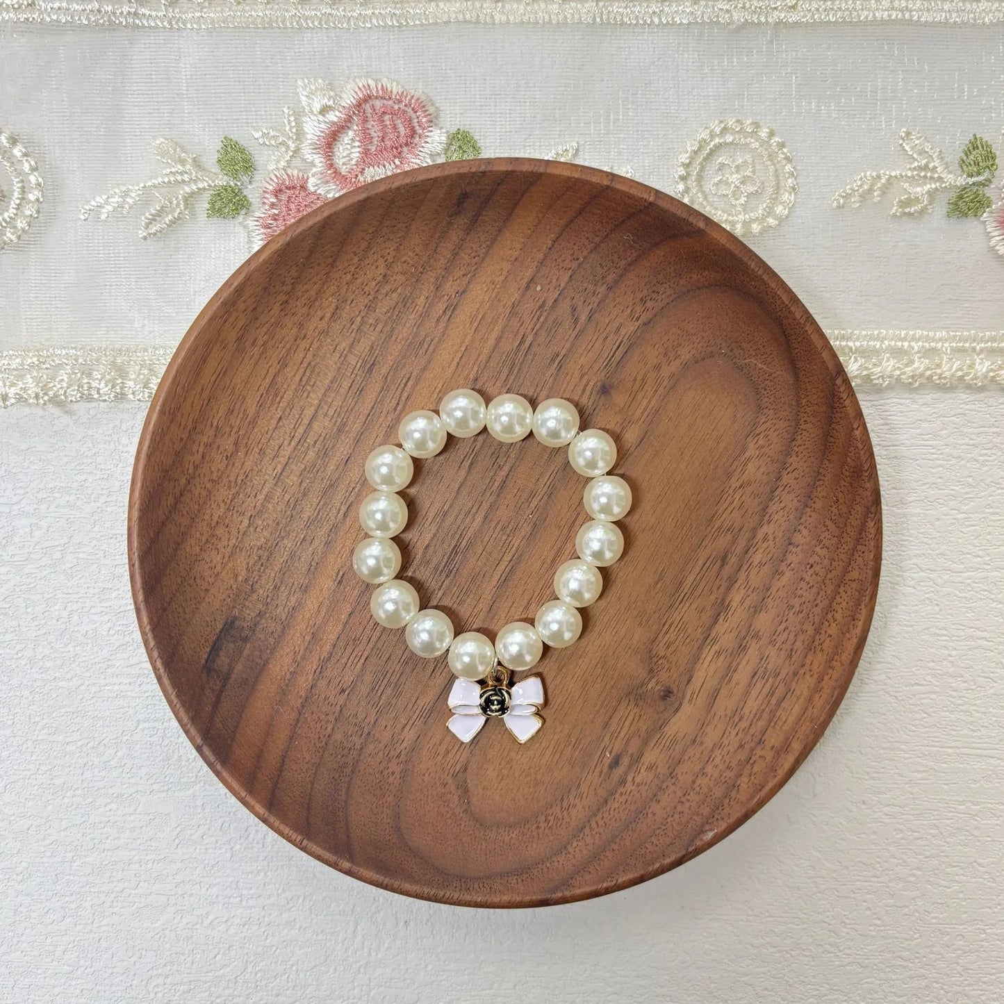 EZ 17cm Labubu Macaron Sitting Party  Ornament DIY Cute Cartoon Plush Pendant Pearl Necklace Chain Alloy Accessory  Labubu Outfit