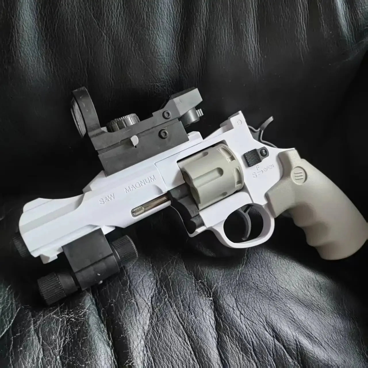 EZ New Continuous Firing Tactic Revolver Automatic Shooting Pistol Soft Dart Bullet Toy Gun CS Outdoor Weapon for Kids Adults