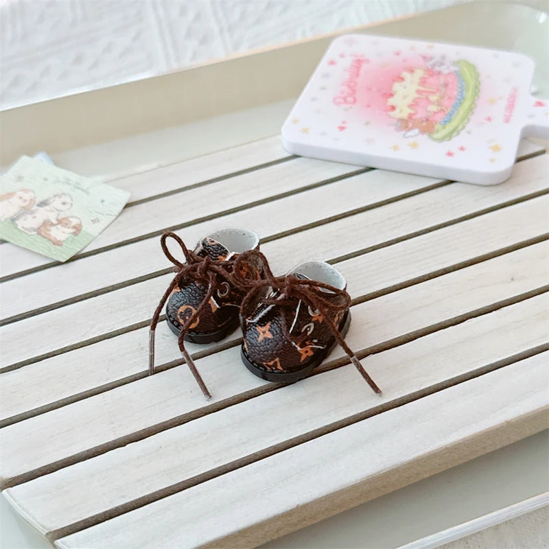 EZ For 17cm Labubu Mini Doll Clothes Outfit Four-leaf Flowers Hat Overalls Clothes Loafer Shoes Doll Accessories Sitting Party