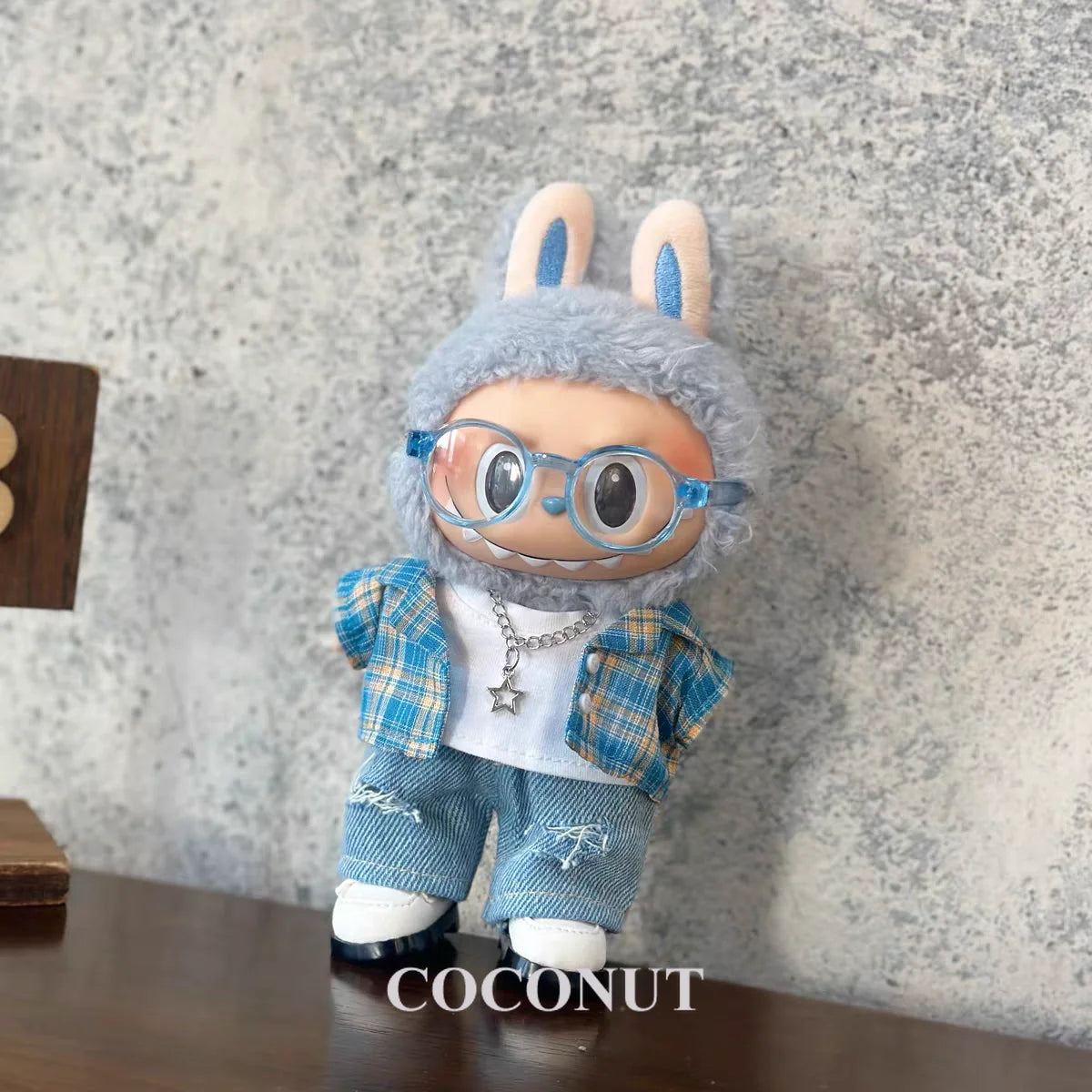EZ Labubu Summer Shirt & Ripped Jeans - Cool Casual Outfit for 17cm Vinyl Dolls with a Trendy Summer Vibe