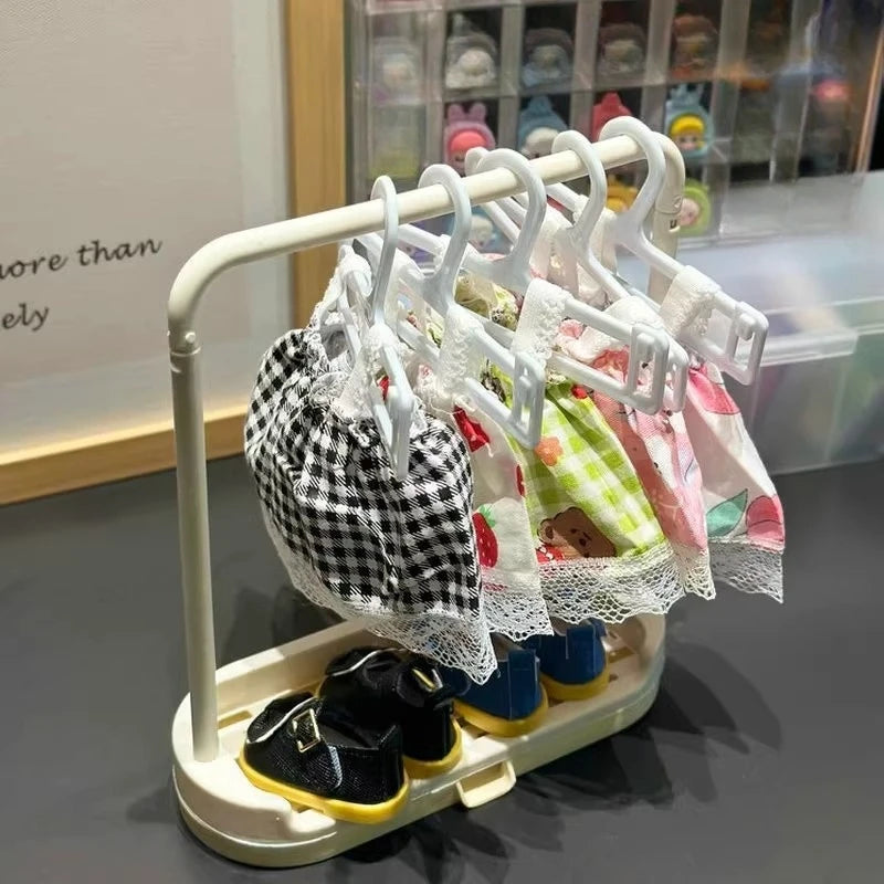 EZ Labubu Mini Clothesse Hanger 10pcs/Set Used for Labubu and Other 17 Cm Dolls Shoe Rack Doll Accessories Children's Toys
