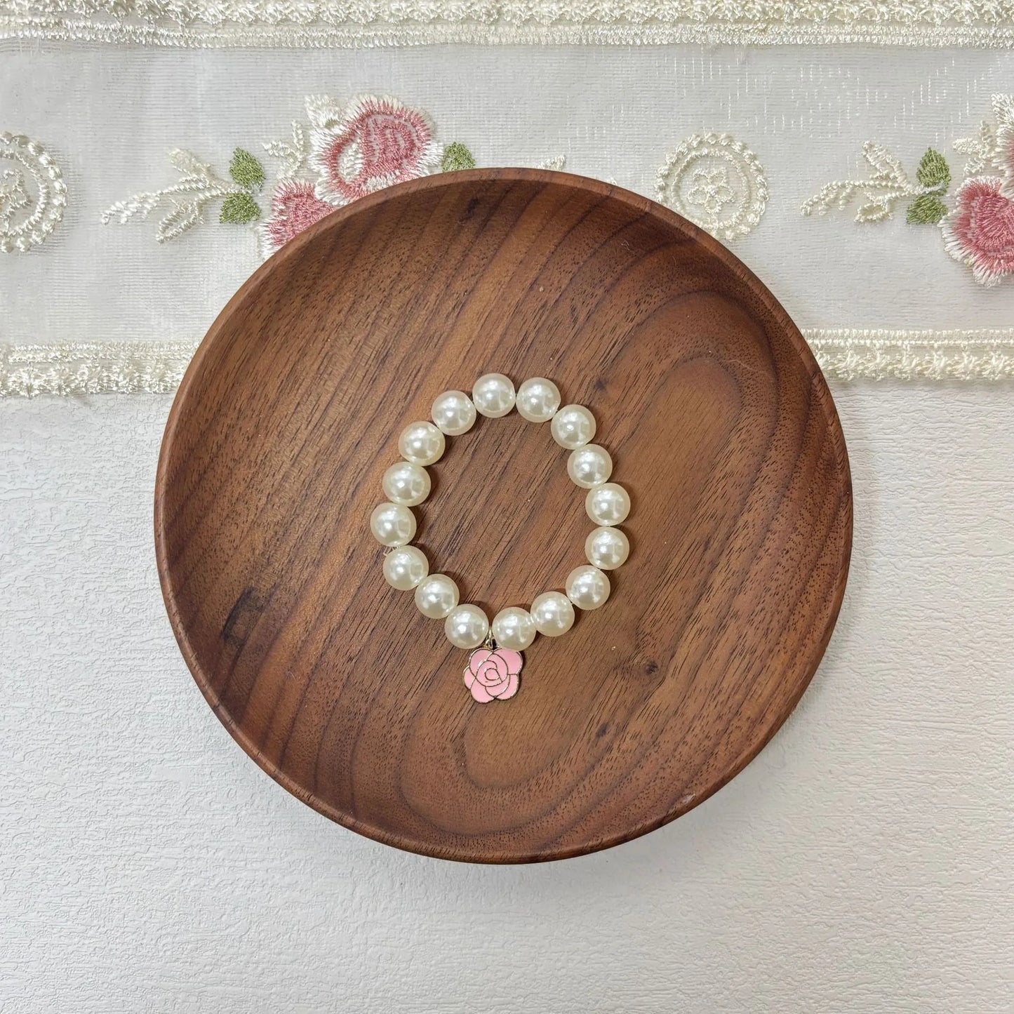 EZ 17cm Labubu Macaron Sitting Party  Ornament DIY Cute Cartoon Plush Pendant Pearl Necklace Chain Alloy Accessory  Labubu Outfit